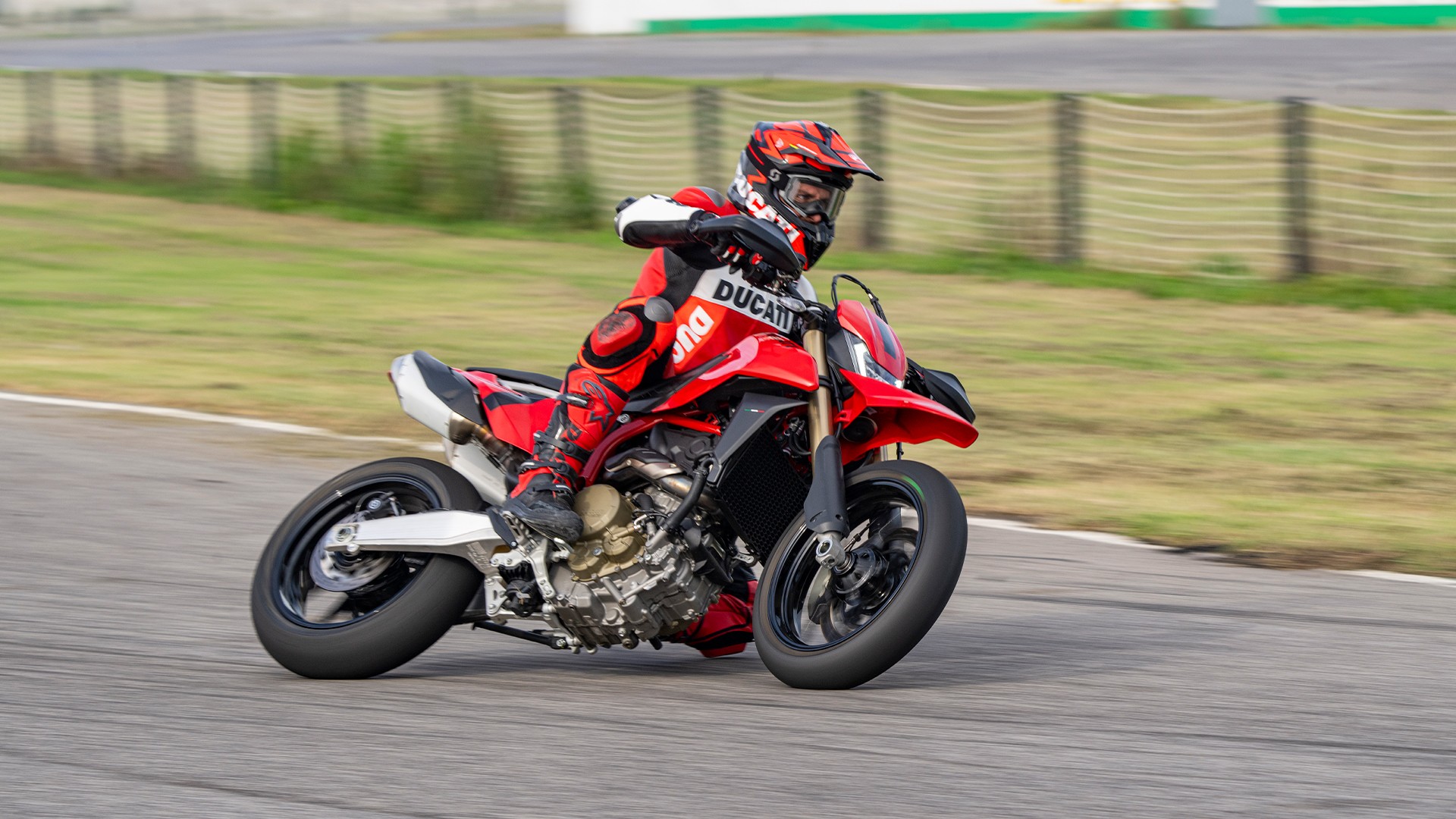 Ducati Hypermotard 698 Mono – Το πιο ισχυρό μονοκύλινδρο supermotard ...